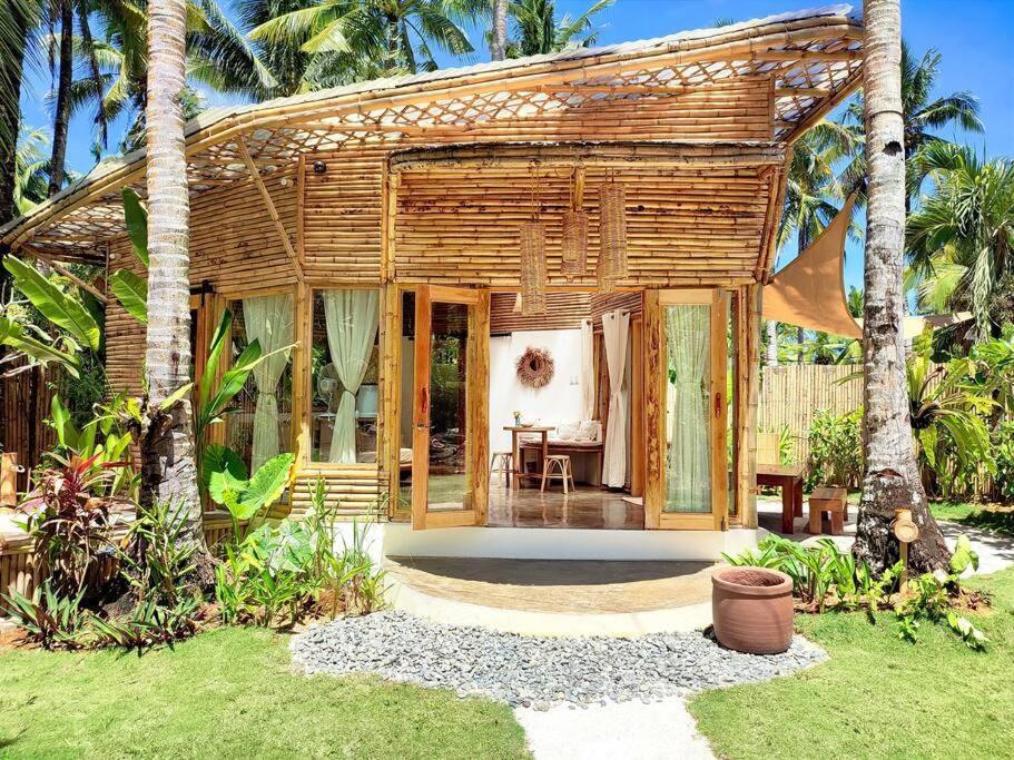 The Bamboo Houses - Tropical Garden & Empty Beach General Luna  Exterior photo