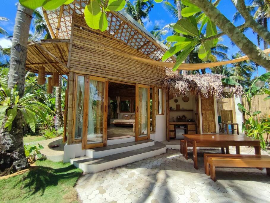 The Bamboo Houses - Tropical Garden & Empty Beach General Luna  Exterior photo