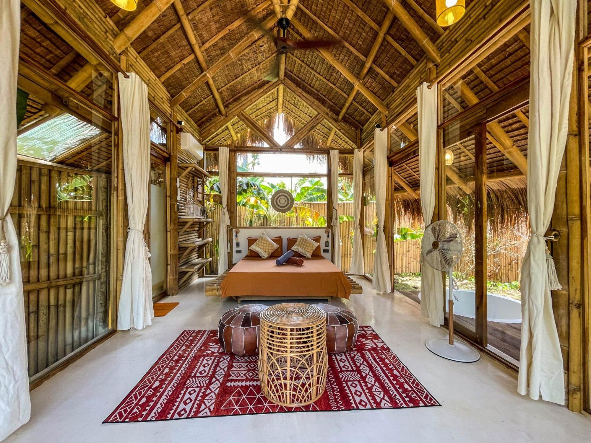 The Bamboo Houses - Tropical Garden & Empty Beach General Luna  Exterior photo